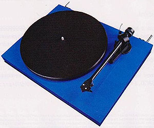 Проигрыватель виниловых дисков Pro-Ject Debut Carbon (WHF №09 2012)